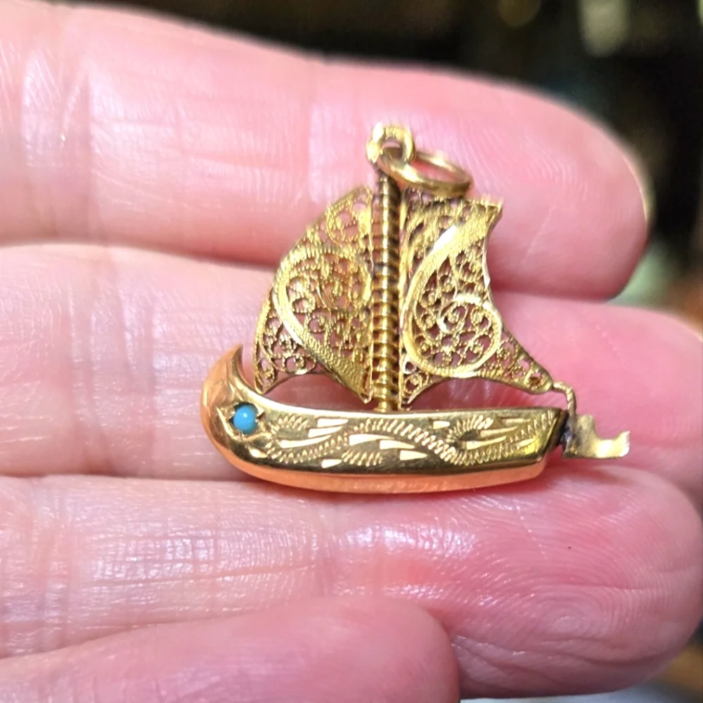 SOLD!COPY - 24k gold sail boat with turquoise gem vintage 1940's piece - Picture 1 of 9